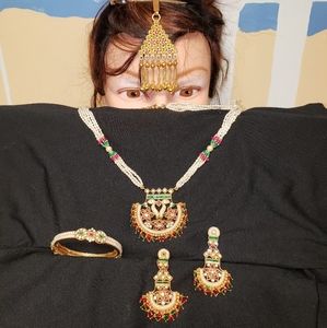 Kundan bracelet, necklace, earrings, jewelry set